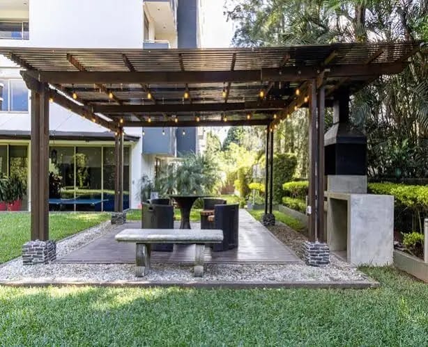 Zona 14, 5 avenida — foto 3 de 4